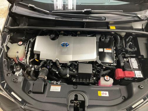 2016 Toyota Prius Four Touring