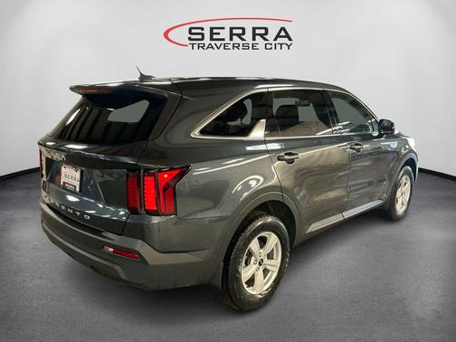 2022 Kia Sorento LX