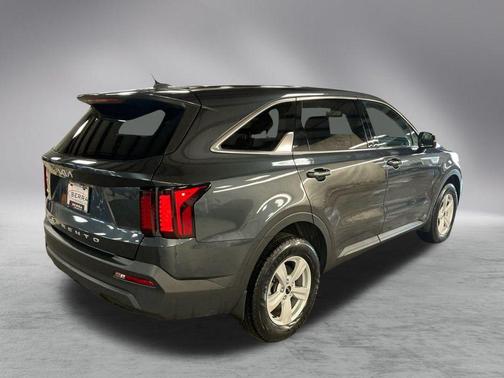 2022 Kia Sorento LX