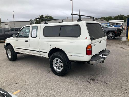 1998 Toyota Tacoma Base