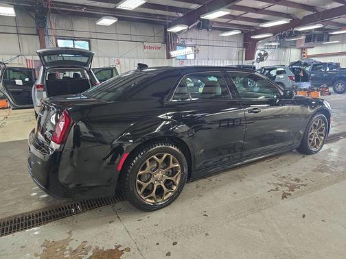 2018 Chrysler 300 S