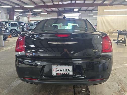2018 Chrysler 300 S