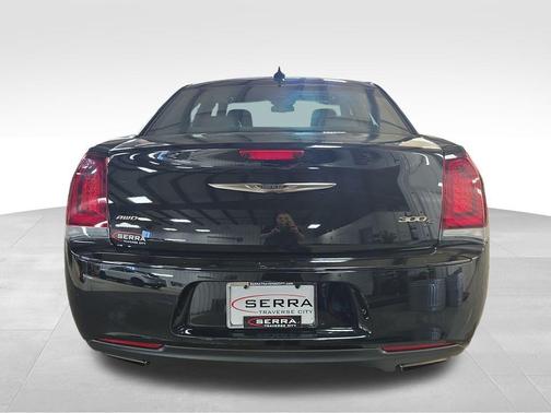2018 Chrysler 300 S