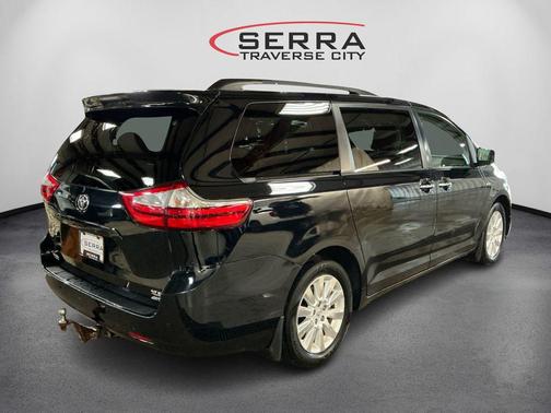 2016 Toyota Sienna XLE