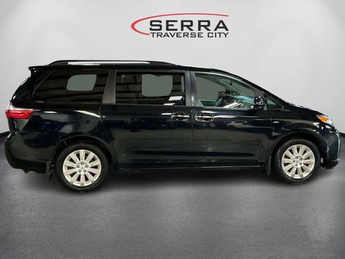 2016 Toyota Sienna XLE