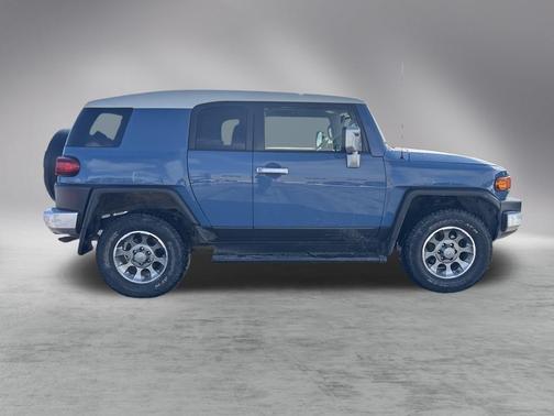 2013 Toyota FJ Cruiser Base
