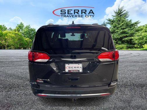 2018 Chrysler Pacifica Touring-L Plus