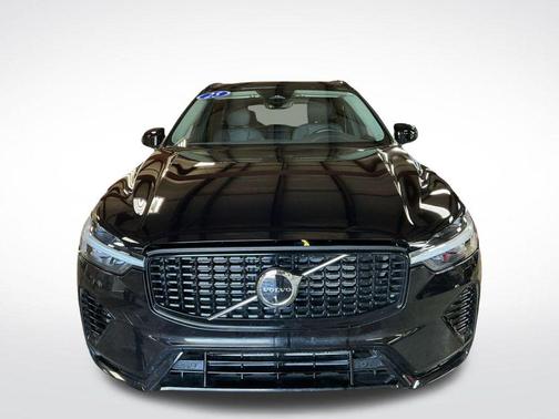 2025 Volvo XC60 Plug-In Hybrid T8 Plus