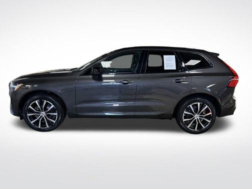 2024 Volvo XC60 B5 Plus Dark Theme