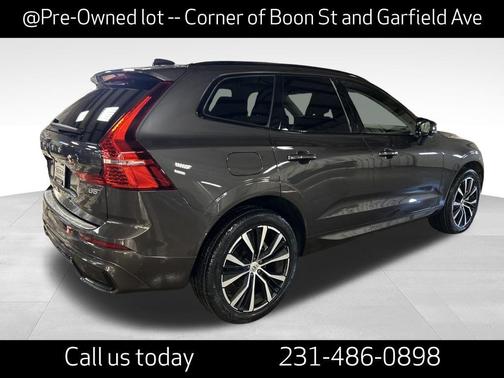 2024 Volvo XC60 B5 Plus Dark Theme