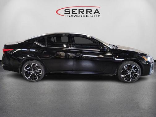 2023 Nissan Altima SR Intelligent AWD