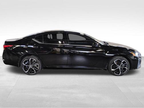 2023 Nissan Altima SR Intelligent AWD