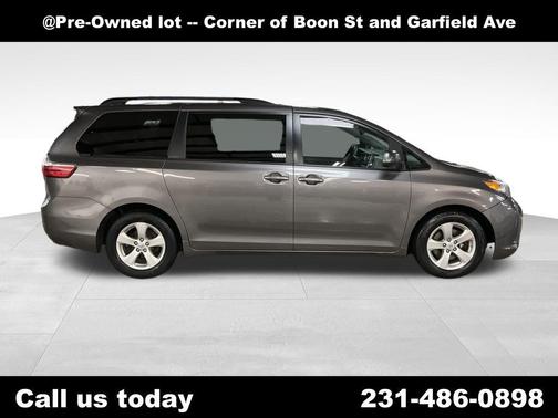 2017 Toyota Sienna LE