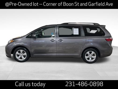 2017 Toyota Sienna LE