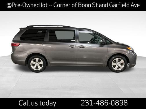 2017 Toyota Sienna LE