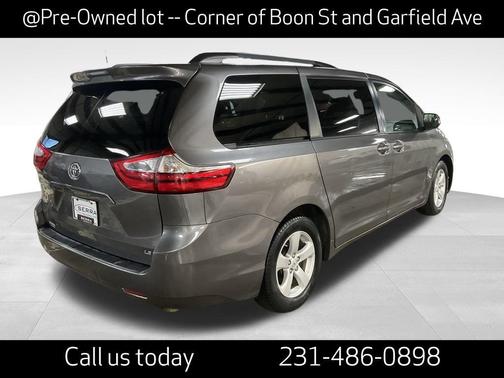 2017 Toyota Sienna LE