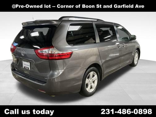 2017 Toyota Sienna LE