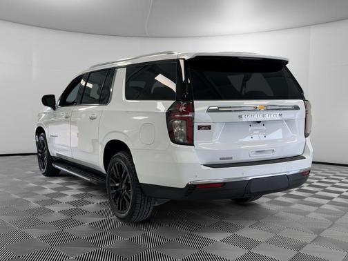 2023 Chevrolet Suburban LS