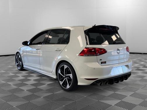 2016 Volkswagen Golf R 2.0T DSG