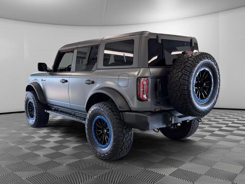 CARBONIZED GRAY METALLIC 2023 Ford Bronco Wildtrak