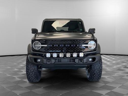 CARBONIZED GRAY METALLIC 2023 Ford Bronco Wildtrak