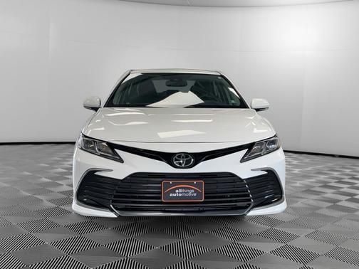 Ice Cap 2024 Toyota Camry LE