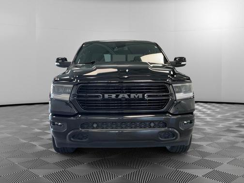 Diamond Black Crystal Pearlcoat 2019 RAM 1500 Big Horn