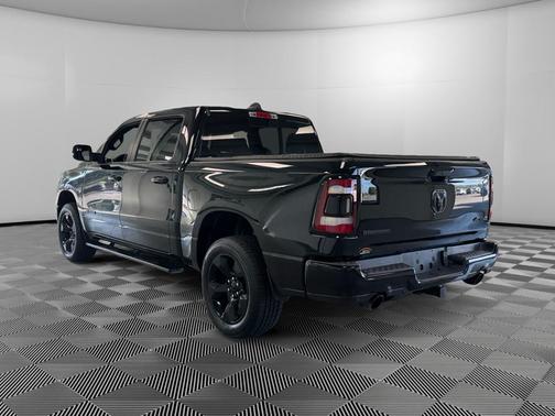 Diamond Black Crystal Pearlcoat 2019 RAM 1500 Big Horn
