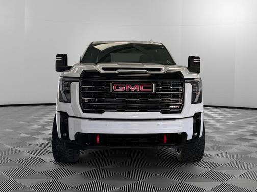 Summit White 2025 GMC Sierra 2500 AT4