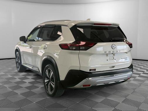 Pearl White Tricoat 2023 Nissan Rogue Platinum