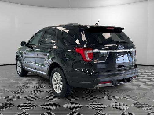 AGATE BLACK METALLIC 2019 Ford Explorer XLT