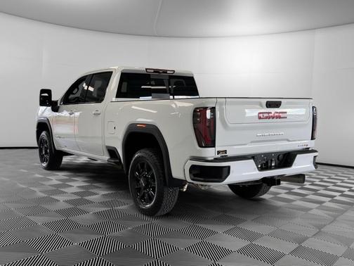 2025 GMC Sierra 2500 AT4