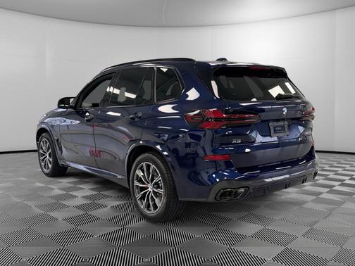 2025 BMW X5 M60i