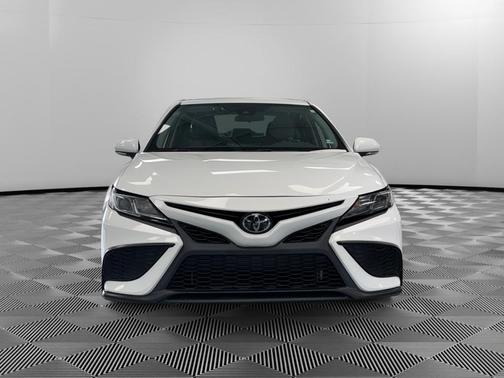 Ice Cap 2023 Toyota Camry SE