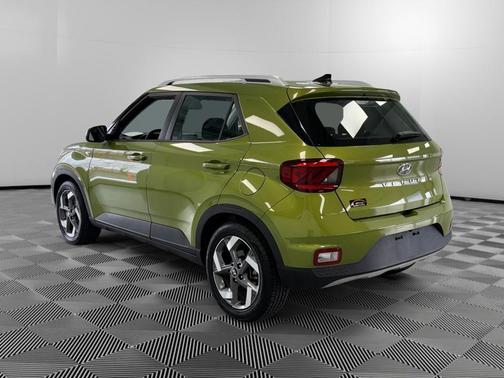 2022 Hyundai VENUE SEL