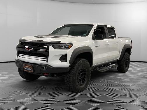 Summit White 2024 Chevrolet Colorado ZR2
