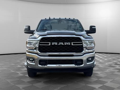 2023 RAM 3500 Big Horn Crew Cab 4x4 8' Box