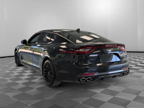 2018 Kia Stinger Base