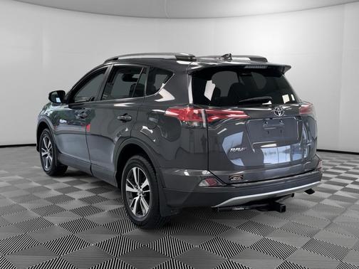 Magnetic Gray Metallic 2018 Toyota RAV4 XLE