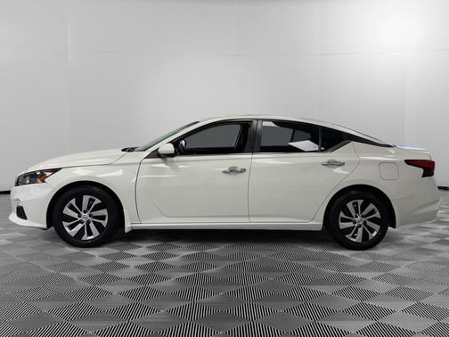 2022 Nissan Altima S FWD