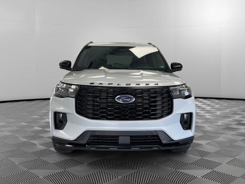 Space White Metallic 2026 Ford Explorer ST-Line