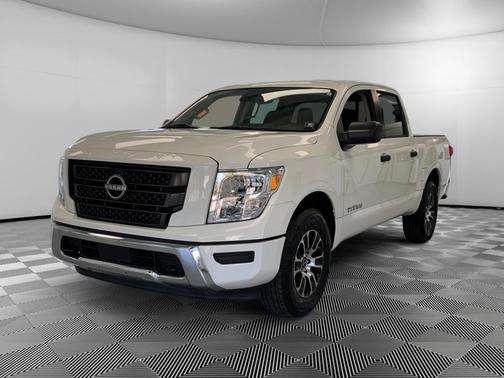 2024 Nissan Titan SV