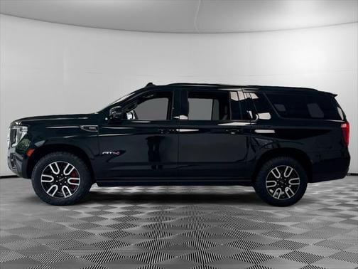 2023 GMC Yukon XL 4WD AT4