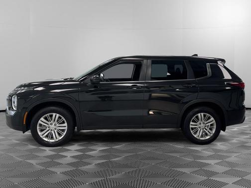 Black Diamond 2023 Mitsubishi Outlander ES S-AWC