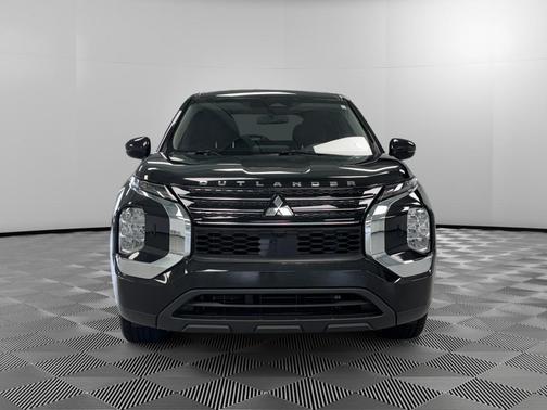 Black Diamond 2023 Mitsubishi Outlander ES S-AWC