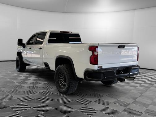 Summit White 2024 Chevrolet Silverado 2500 Custom