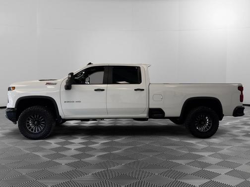Summit White 2024 Chevrolet Silverado 2500 Custom