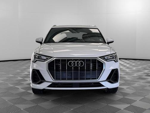 2024 Audi Q3 Premium 45 TFSI S line quattro Tiptronic