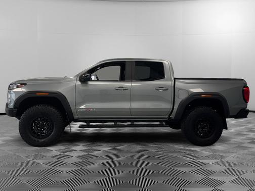 Sterling Metallic 2024 GMC Canyon AT4X