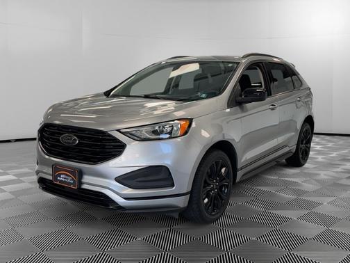 Iconic Silver Metallic 2022 Ford Edge SE